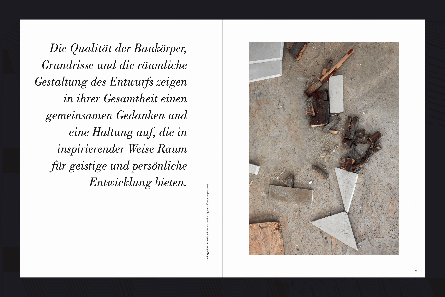 Beispielseite aus dem Fotobuch Umbau, herausgegeben von der Carl-Richard Montag Förderstiftung.